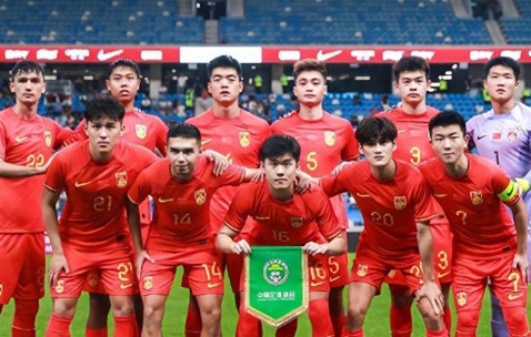 九游体育-包含摔跤赛场再起风云：关东鲨队队惊险晋级陇右独角兽队，赛场气氛火爆保级形势悄然变化的词条